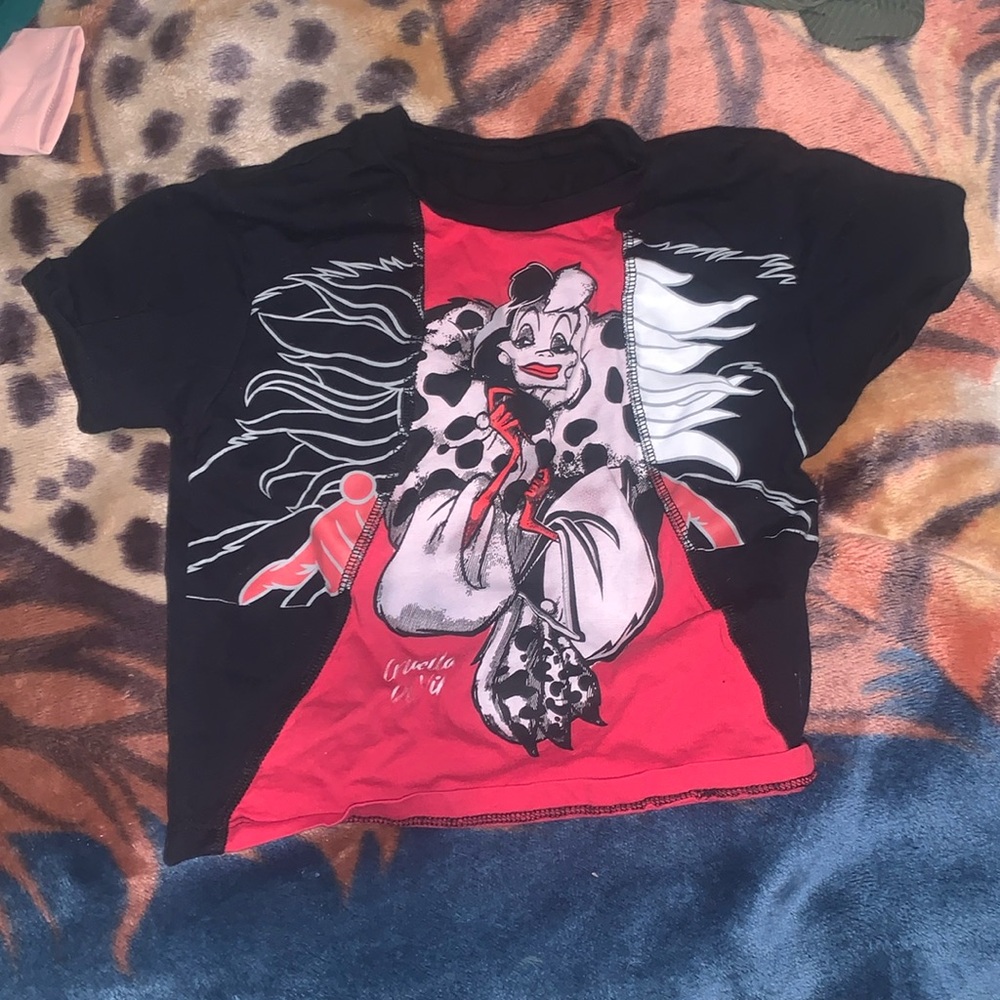 Cruella crop top